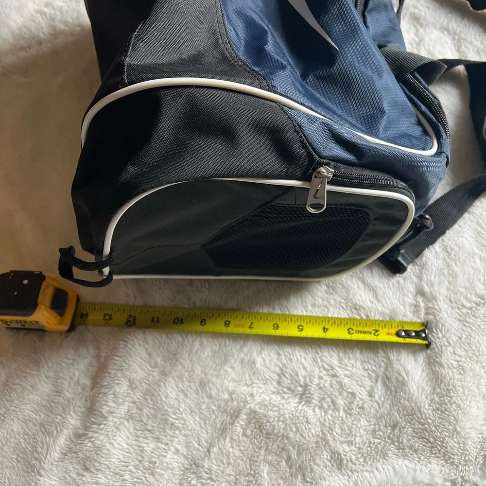 Nike Men's Navy and Black Duffel Bag